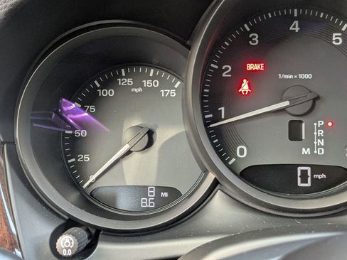 Certified 2026 Porsche Macan image 17