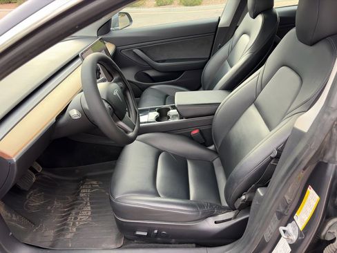 Used 2019 Tesla Model 3 Long Range image 8