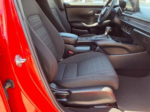 Used 2025 Honda HR-V Sport image 11