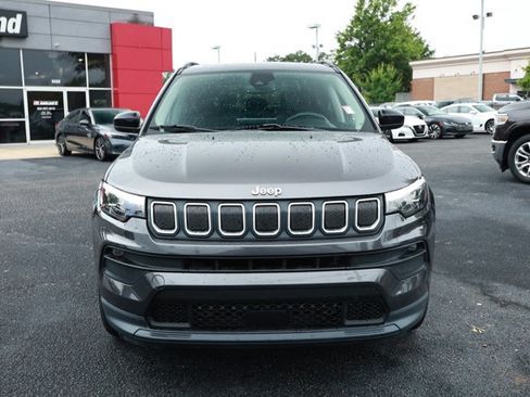 Used 2022 Jeep Compass Latitude w/ Sun and Sound Group AWD/4WD image 2