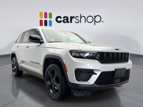 Used 2023 Jeep Grand Cherokee Altitude image 7