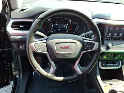 Used 2023 GMC Acadia SLE AWD/4WD image 7
