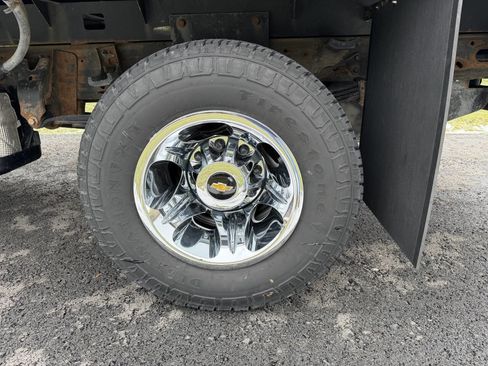 Used 2023 Chevrolet Silverado 3500 LT w/ Convenience Package image 18