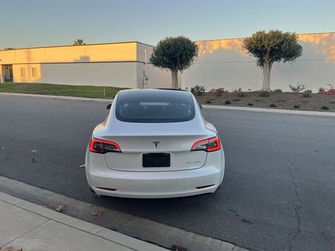 Used 2020 Tesla Model 3 Long Range image 5