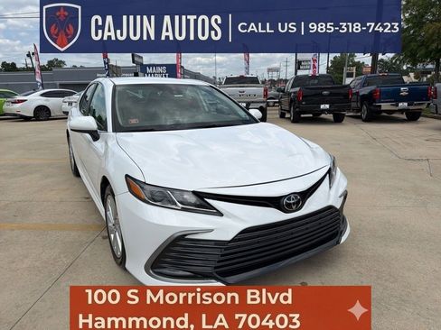 Used 2023 Toyota Camry LE FWD image 4