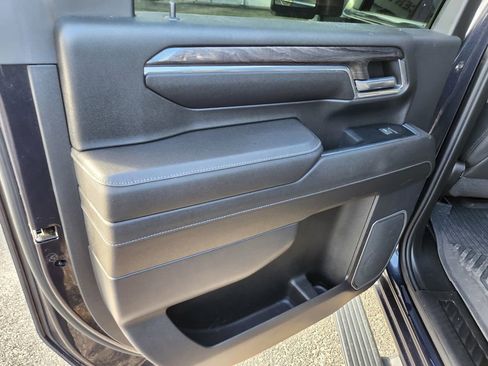 Used 2024 Chevrolet Silverado 2500 LTZ w/ LTZ Convenience Package image 40