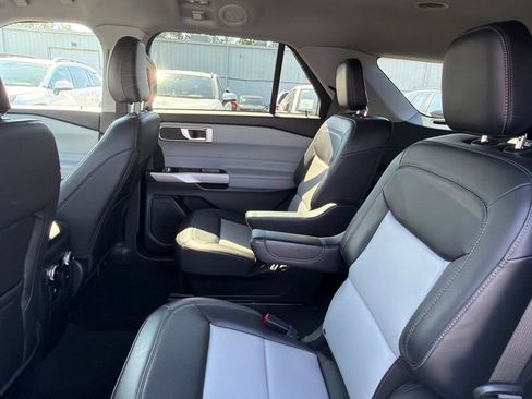 Used 2024 Ford Explorer XLT w/ Equipment Group 202A AWD/4WD image 10