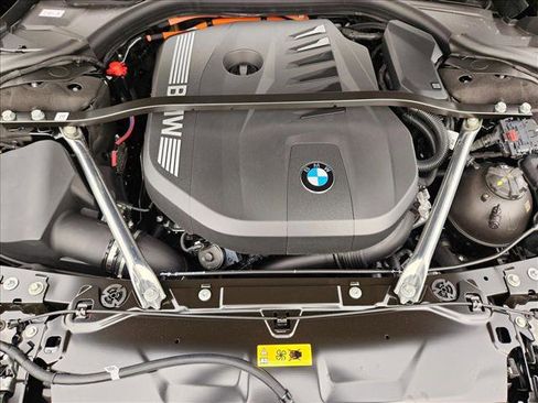New 2026 BMW 750e xDrive AWD/4WD image 17