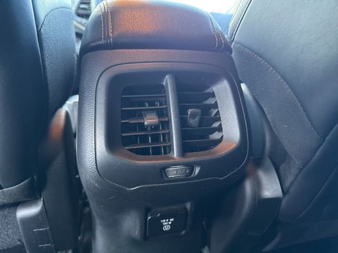 Used 2016 Jeep Cherokee Limited image 15