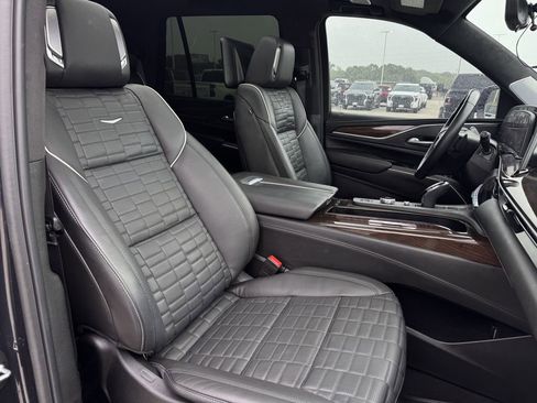 Used 2024 Cadillac Escalade Sport Platinum image 25