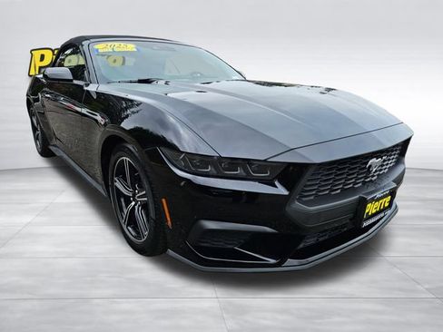 Used 2025 Ford Mustang Premium RWD image 21