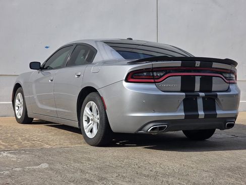 Used 2018 Dodge Charger SXT image 3