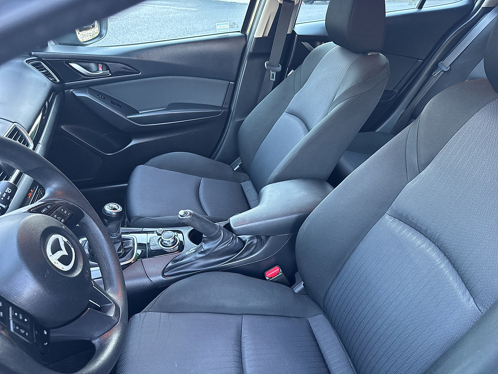 Used 2015 MAZDA MAZDA3 i Sport FWD image 31