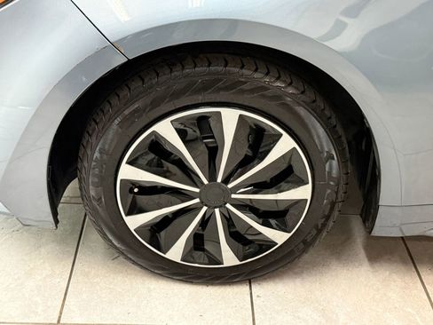 Used 2020 Toyota Corolla LE FWD image 40