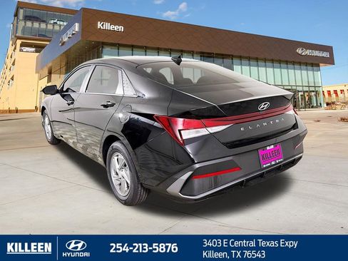 New 2026 Hyundai Elantra SE FWD image 5