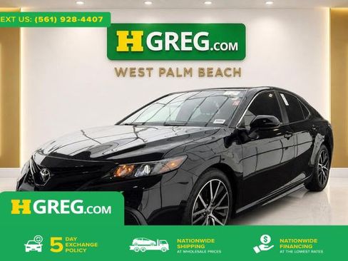 Used 2021 Toyota Camry SE FWD image 1