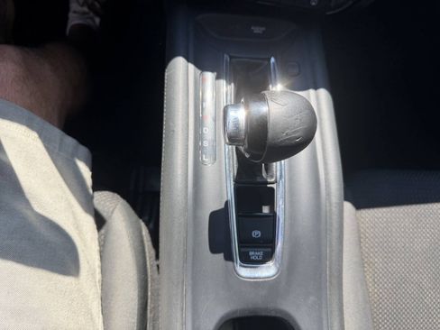 Used 2020 Honda HR-V LX image 32