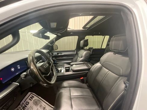 Used 2024 Jeep Grand Wagoneer Series II w/ Quick Order Packagew 28T AWD/4WD image 18