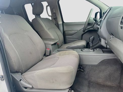 Used 2021 Nissan Frontier SV w/ Midnight Edition Floor Mats AWD/4WD image 26