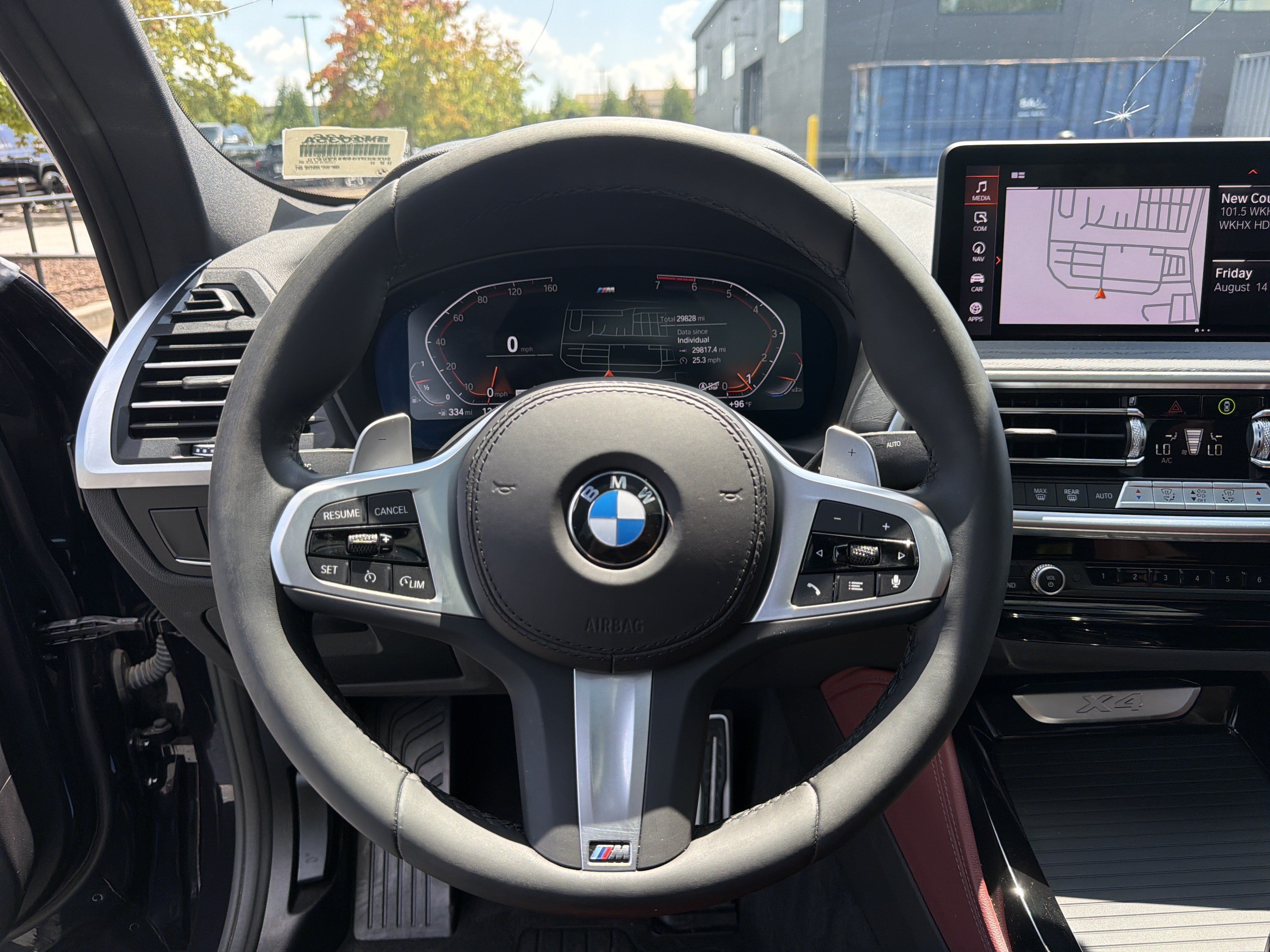 Used 2024 BMW X4 xDrive30i w/ M Sport Package AWD/4WD image 10