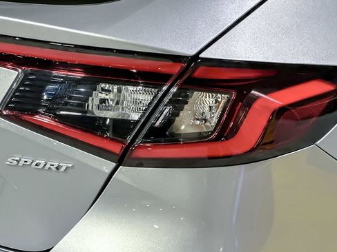 Used 2024 Honda Civic Sport image 13