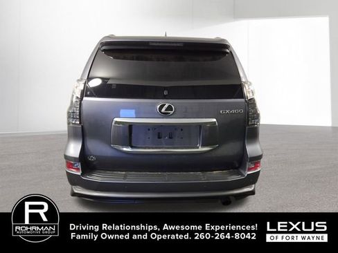 Used 2023 Lexus GX 460 Luxury w/ Sport Design Package AWD/4WD image 9