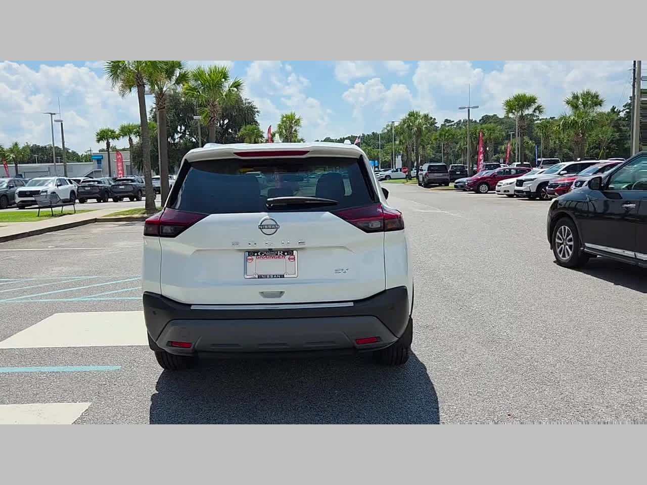 Used 2023 Nissan Rogue SV w/ SV Premium B Package FWD image 18