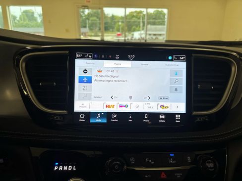 New 2026 Chrysler Pacifica Limited w/ S Appearance Package image 32