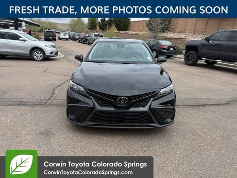 Used 2023 Toyota Camry SE FWD image 2