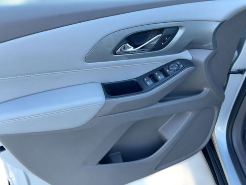 Used 2020 Chevrolet Traverse LT image 13