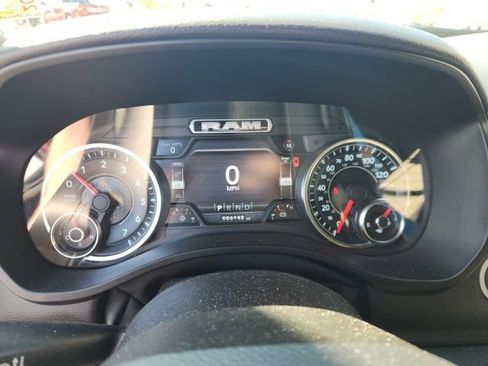 Used 2019 RAM 1500 Big Horn AWD/4WD image 11