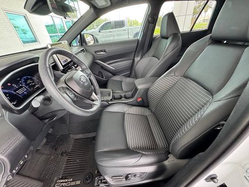Used 2026 Toyota Corolla Cross AWD Hybrid w/ Convenience Package image 11