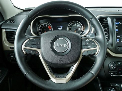 Used 2016 Jeep Cherokee Limited AWD/4WD image 9