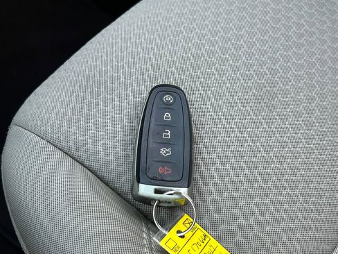 Certified 2019 Ford Escape SE FWD image 29