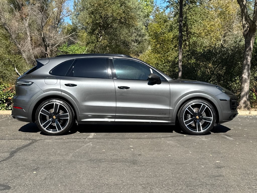 Used 2022 Porsche Cayenne GTS AWD/4WD image 4