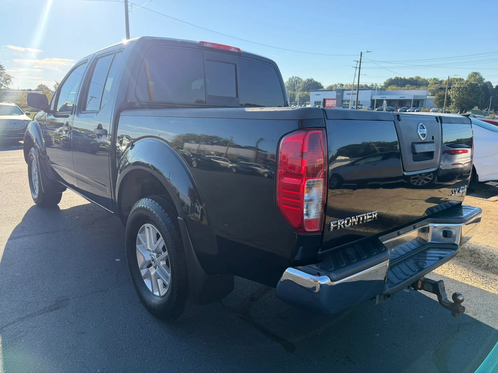 Used 2019 Nissan Frontier SV AWD/4WD image 5