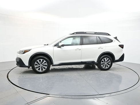 Used 2020 Subaru Outback Premium image 4
