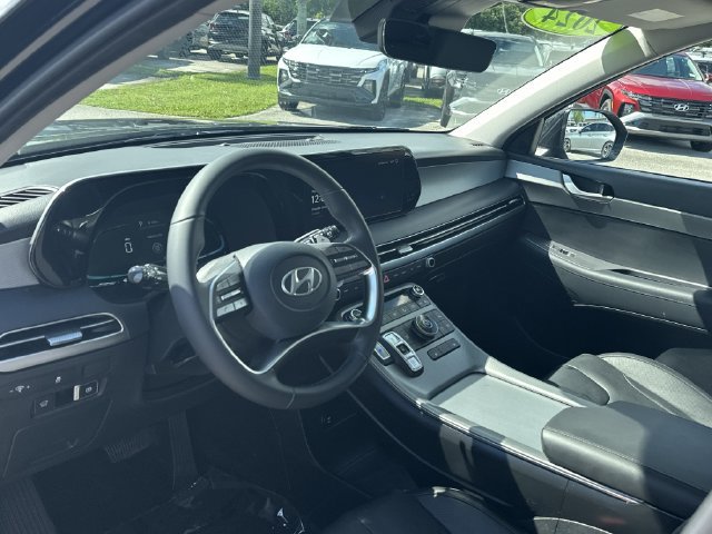 Certified 2024 Hyundai Palisade SEL FWD image 13