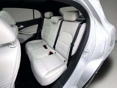 Used 2016 Mercedes-Benz GLA 250 4MATIC image 22