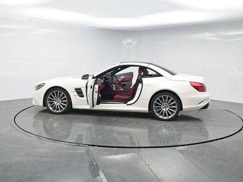 Used 2018 Mercedes-Benz SL 550 image 41
