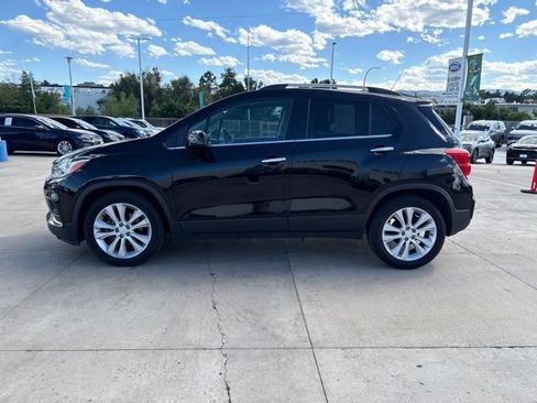 Used 2017 Chevrolet Trax Premier w/ Driver Confidence II Package FWD image 8