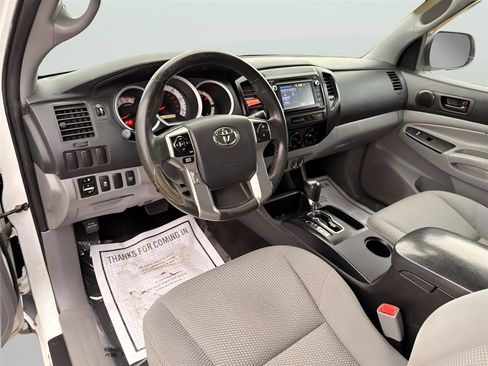 Used 2015 Toyota Tacoma 4x4 Access Cab V6 w/ Convenience Package image 14