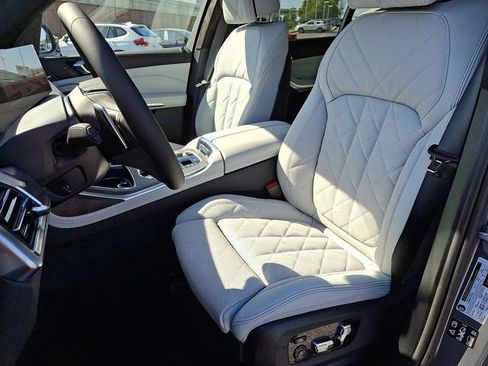 Used 2026 BMW X7 xDrive40i image 10