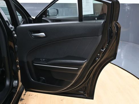 Used 2019 Dodge Charger SXT image 38