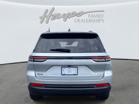 Certified 2024 Jeep Grand Cherokee Altitude image 42