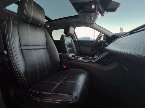 Used 2018 Land Rover Range Rover Velar S image 28