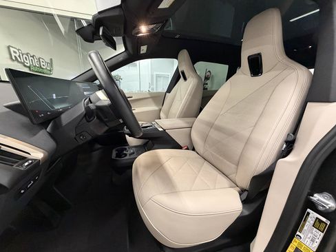 Used 2024 BMW iX xDrive50 w/ Premium Package AWD/4WD image 9