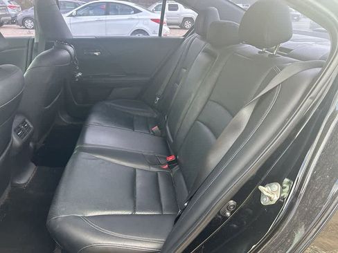 Used 2016 Honda Accord Touring image 14