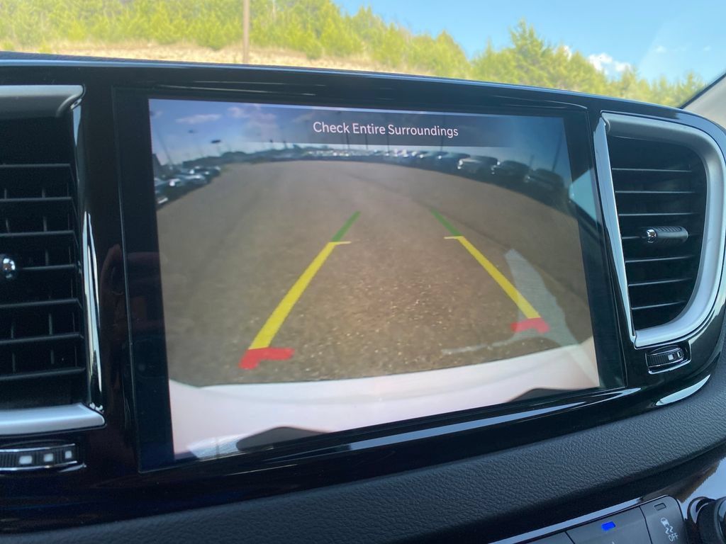 Used 2024 Chrysler Pacifica Touring-L FWD image 21