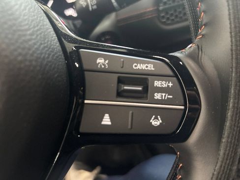 Used 2025 Honda HR-V Sport image 12